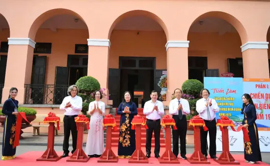 Triển lãm chuyên đề “Từ chiến thắng Điện Biên Phủ đến Đại thắng mùa xuân 1975” và “Hình tượng Chủ tịch Hồ Chí Minh qua ngôn ngữ điêu khắc”