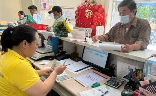 Lý do đổi thời gian trả lương hưu, trợ cấp BHXH tháng 5/2025