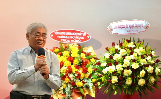 Nhà thơ Nguyễn Duy đọc thơ khắp 3 miền để "Tìm thân nhân"