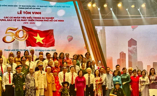 Chủ tịch UBND TP Hồ Chí Minh: Tôn vinh các cá nhân tiêu biểu để tạo động lực cho thế hệ trẻ