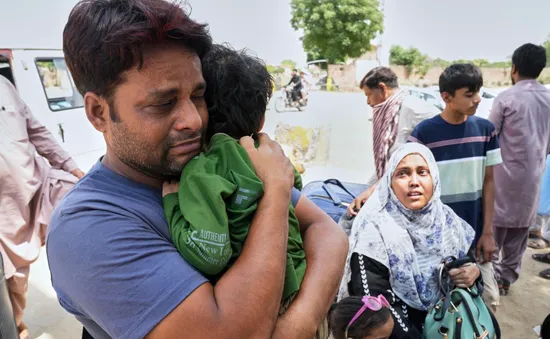 Căng thẳng Ấn Độ - Pakistan leo thang, nhiều gia đình bị chia cắt do đóng biên giới