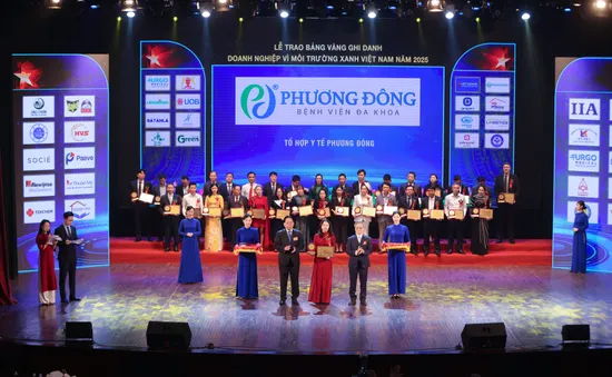 BVĐK Phương Đông khẳng định vị thế với danh hiệu “Top 10 Bệnh viện Xanh - Sạch - Thông minh 2025”