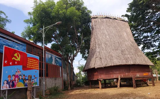Ngày Giải phóng trên ngôi làng trăm tuổi