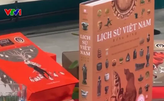 Gắn kết người Việt trẻ ở nước ngoài với lịch sử đất nước