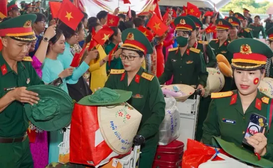 TP Hồ Chí Minh lưu luyến chia tay các lực lượng tham gia Lễ diễu binh 30/4