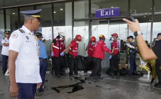 Tai nạn nghiêm trọng ở Sân bay quốc tế Manila: Ô tô lao vào giữa nhà ga khiến trẻ 4 tuổi thiệt mạng