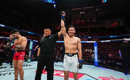 Võ sĩ 100% dòng máu Việt Nam đầu tiên giành chiến thắng tại UFC