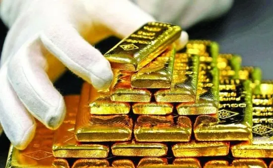 Việt Nam ngược dòng xu hướng đầu tư vàng toàn cầu