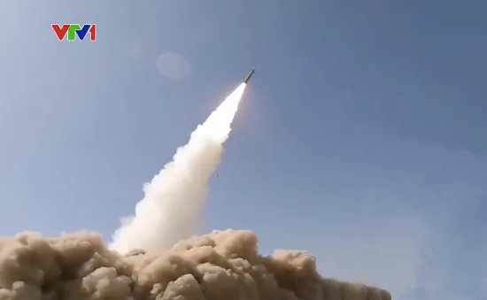 Iran ra mắt tên lửa đạn đạo mới, sẵn sàng đáp trả Mỹ và Israel