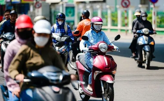 Bắc Bộ nắng mạnh sau 10h, Trung Bộ nắng nóng gay gắt lan ra ven biển