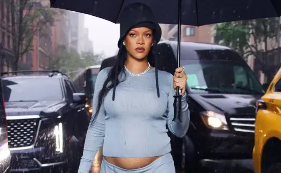 Rihanna tiết lộ mang thai lần 3