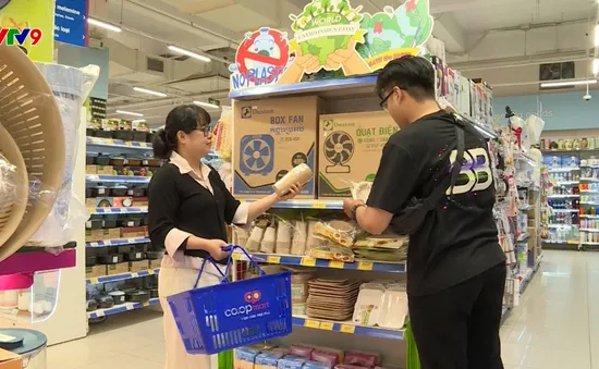 Thách thức kích cầu tiêu dùng giữa biến động quốc tế