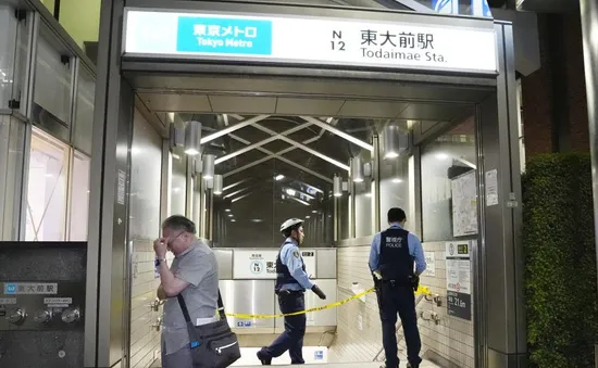 Tấn công bằng dao tại ga tàu điện ngầm Tokyo, hai người bị thương