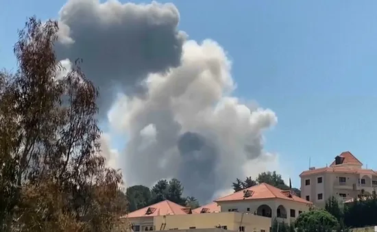 Israel không kích dữ dội miền Nam Lebanon