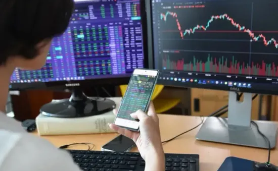 VN-Index tăng gần 20 điểm