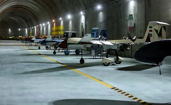Iran công bố căn cứ máy bay không người lái dưới lòng đất mới