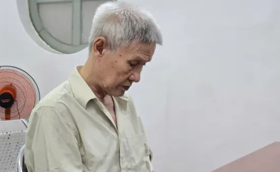 Thầy dạy đàn xâm hại bé gái lĩnh 7 năm 6 tháng tù
