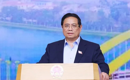 Thủ tướng: Phát triển hạ tầng giao thông trên tinh thần “chỉ bàn làm, không bàn lùi”
