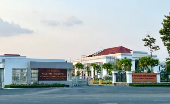 Đề nghị xem xét, kỷ luật Ban Thường vụ Huyện ủy Châu Phú và thành phố Long Xuyên, An Giang