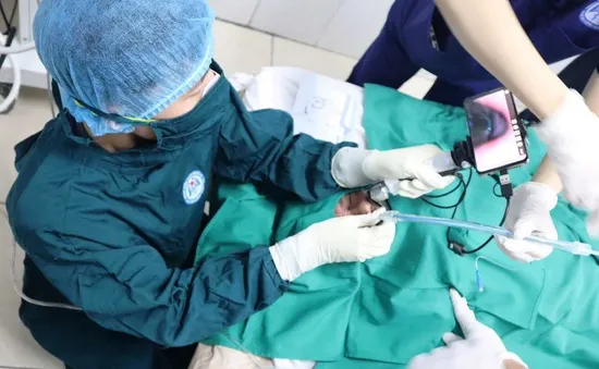 Nghệ An: Cứu sống bệnh nhân 70 tuổi bị tràn dịch màng tim do lao