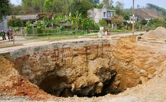 Bắc Kạn: Công bố tình huống khẩn cấp về sụt lún đất tại xã Kim Lư, Na Rì