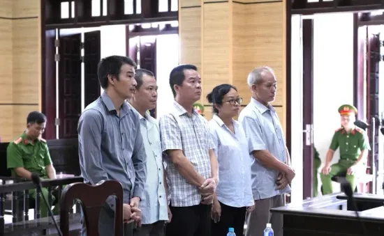 Xét xử cựu cán bộ công an, viện kiểm sát bỏ lọt tội phạm