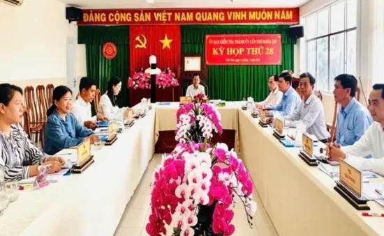 Kỷ luật cảnh cáo Chánh Văn phòng UBND thành phố Cần Thơ