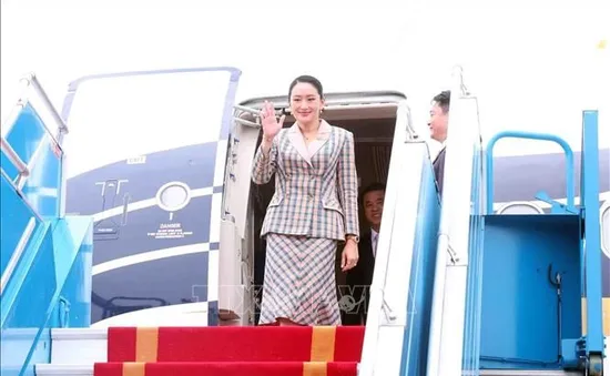 Thủ tướng Thái Lan đến Hà Nội, bắt đầu thăm chính thức Việt Nam