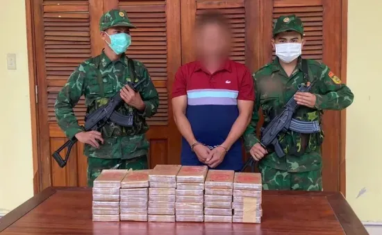 Bắt đối tượng vận chuyển 38 bánh ma túy từ Lào về Việt Nam
