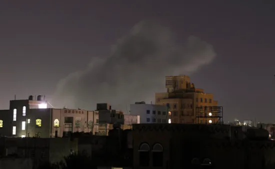 Israel tấn công các cảng tại Yemen