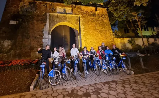 Nhiều người trẻ chọn “sống về đêm”: Khi đêm không phải để ngủ