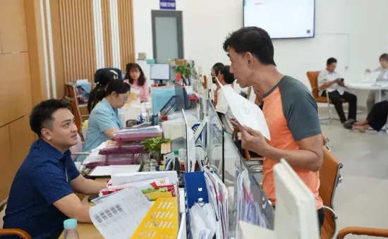 Bộ Chính trị, Ban Bí thư yêu cầu kiên quyết xử lý sai phạm trong công tác tổ chức cán bộ khi thực hiện sắp xếp