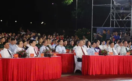 Lãnh đạo Đảng, Nhà nước dự chương trình nghệ thuật về Chủ tịch Hồ Chí Minh
