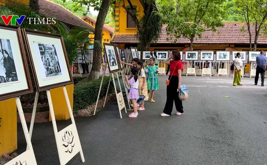 135 bức ảnh Bác Hồ tại triển lãm “Chủ tịch Hồ Chí Minh – Tinh hoa dân tộc, tầm vóc thời đại”