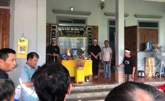 Tìm thấy thi thể học sinh lớp 6 đuối nước khi đi tắm ở sông Lam