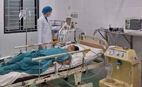 Cấp cứu bệnh nhân COVID-19 nguy kịch tại Đắk Nông: Áp dụng lọc máu liên tục và thở máy