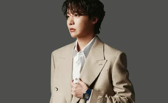 J-Hope xuất hiện trên trang bìa Billboard tháng 5