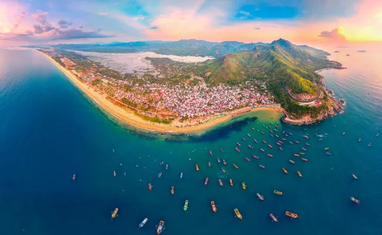 Kiến tạo không gian du lịch hướng biển