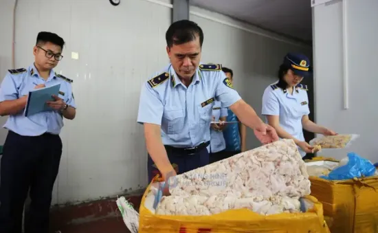 Quảng Ninh xử lý 43 vụ trong tuần cao điểm chống hàng lậu, hàng giả, tiêu hủy hàng nghìn sản phẩm