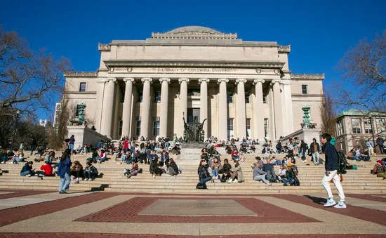 Sinh viên quốc tế tại Harvard lo "đứt gánh giữa đường"