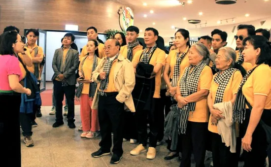 Hơn 100 nghệ sĩ tham gia hành trình về nguồn