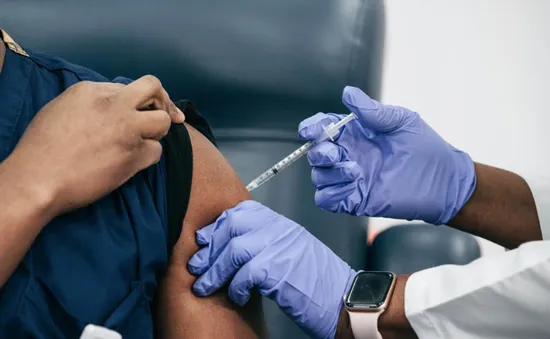 Mỹ khuyến nghị cập nhật vaccine nhắm vào các chủng COVID-19 mới