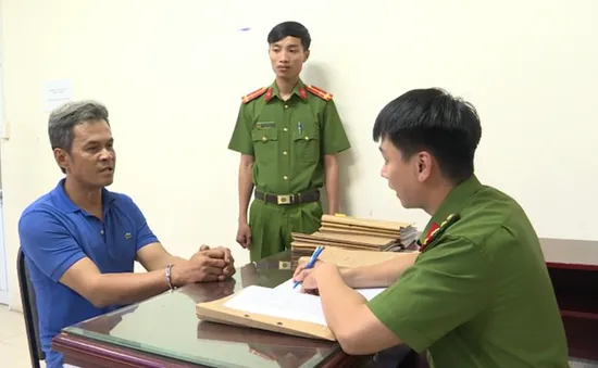 Bắt khẩn cấp tài xế chống đối làm CSGT gãy tay ở TP Hồ Chí Minh
