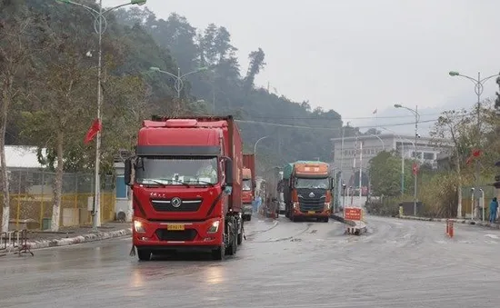 Kéo dài thời gian thông quan tại cửa khẩu Lạng Sơn