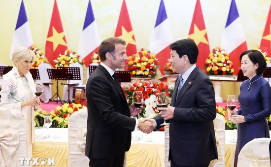 Chủ tịch nước Lương Cường chủ trì chiêu đãi cấp Nhà nước Tổng thống Pháp