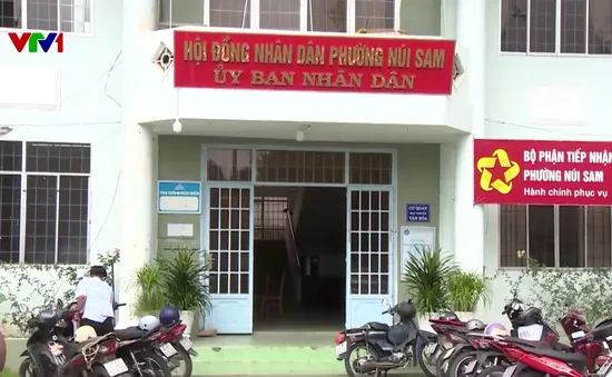 Cắt giảm thủ tục hành chính sau khi bỏ cấp huyện
