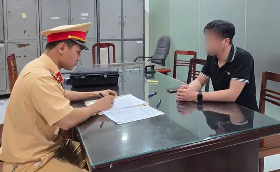 Lùi xe trên cao tốc Hà Nội - Thái Nguyên, tài xế bị phạt 35 triệu đồng