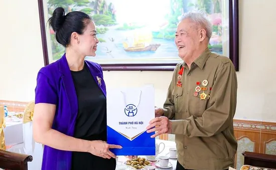 Trình Chủ tịch nước tặng quà cho hơn 1,5 triệu người có công nhân ngày Thương binh - Liệt sĩ