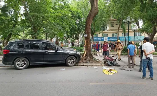 Nữ sinh 18 tuổi bị đứt lìa chân phải sau tai nạn với ô tô ở Hà Nội