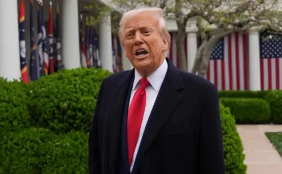 Ông Trump cân nhắc cho phép áp thuế lên tới 15% trong 150 ngày